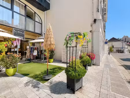 divonne-les-bains centre murs commerciaux loués 105 63 m