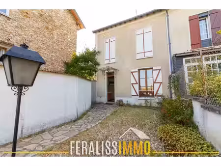 très beau potentiel pour cette charmante maison de 3 pièces