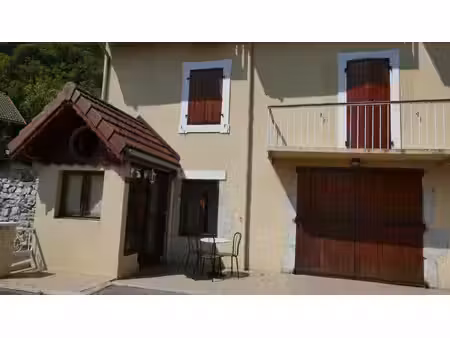 faverges. maison de village indépendante de 91.81 m²