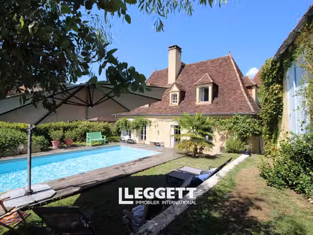 maison 8 pièce(s)  le bugue