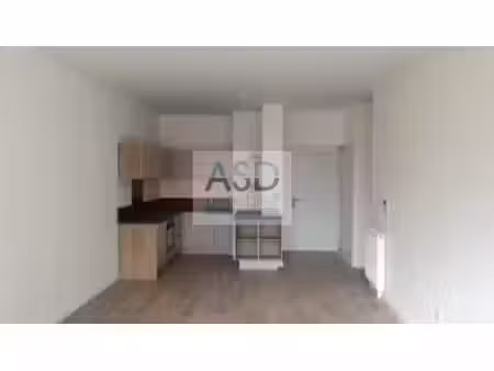 location appartement 3 pièces 70 m² à lille (59000)  966 €