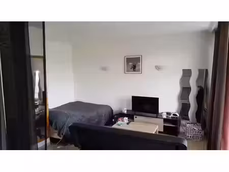 location meublée appartement 1 pièce 27 m² à saint-julien-en-genevois (74160)  950 €