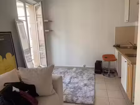 location meublée appartement 2 pièces 27 m² à paris 17ème (75017)  1 200 €