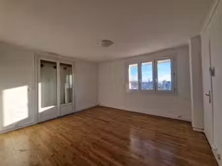 location appartement 2 pièces à pont-rousseau (44400) : à louer 2 pièces / 46m² pont-rouss