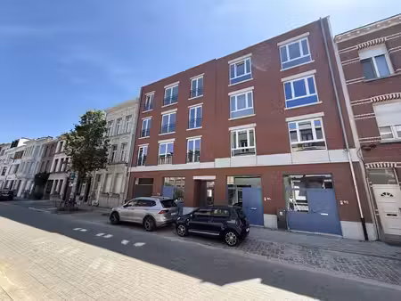 appartement moderne de nouvelle construction avec 2 chambres