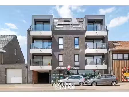 appartement en duplex idéalement situé à oostkamp