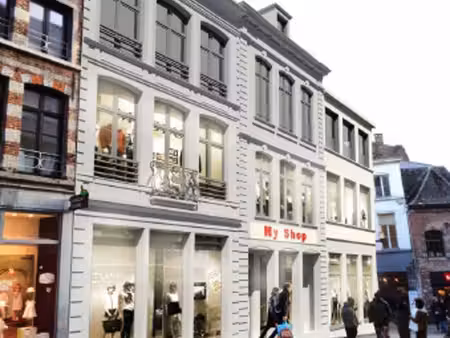 très bel immeuble commercial plein centre du piétonnier