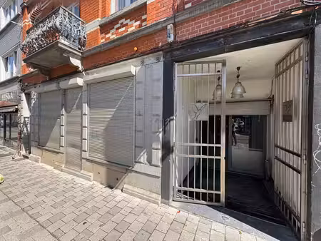 rez commercial 240m2 location courte durée/éphémère possible