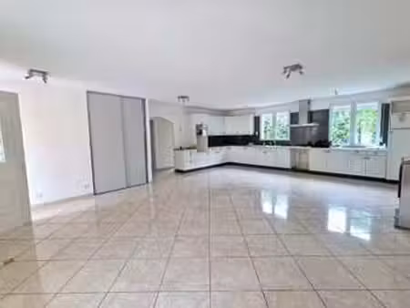 vente maison à sainte-feyre (23000) : à vendre / 124m² sainte-feyre