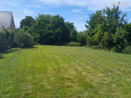 terrain viabilisé 864m²