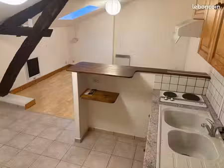 appartement 2 pièces de 40 m² en plein centre-ville de lalinde