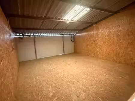 à louer : local de stockage en étage de 32 m² – denguin