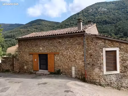 très beau logement à louer 2 chambres