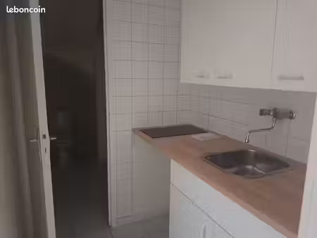 studio 2 pièces 28 m²