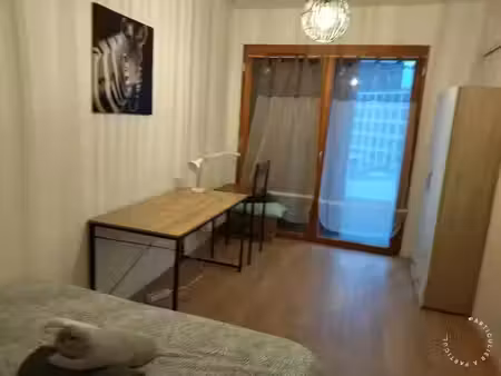 location meublée appartement 4 pièces 65 m² à paris 18ème (75018)  680 €