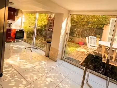 à louer –t3 atypique meublé avec jardin et garage à solliès-pont
