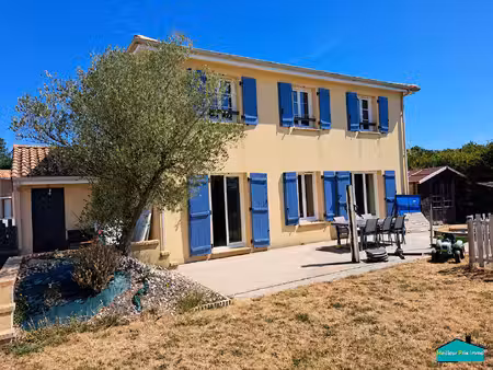 maison bourg saint etienne de mer morte 125 m²