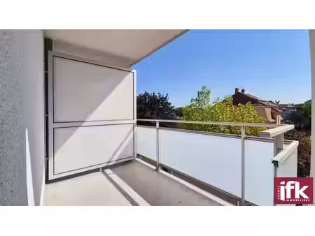 t3 en duplex de 62 m² avec 2 balcons  2 parkings et cave