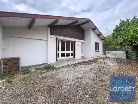 dax ? maison en retrait de la rue sur 549 m² de terrain