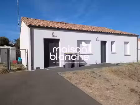 location maison 4 pièces 79 m² à les sables-d'olonne (85100)  853 €