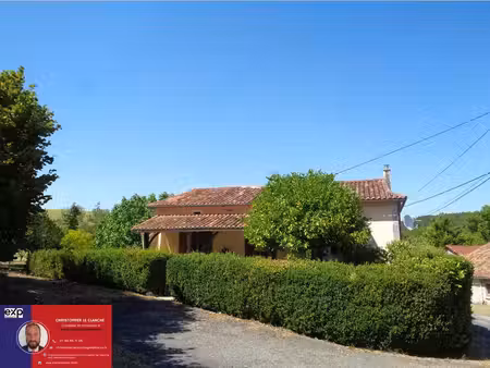 superbe maison de campagne rénovée avec goût  2400 m² de ter
