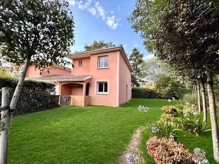 jolie maison mitoyenne t4 dans un environnement calme et sécurisé au nord de pau