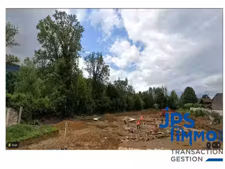 jolie terrain plat