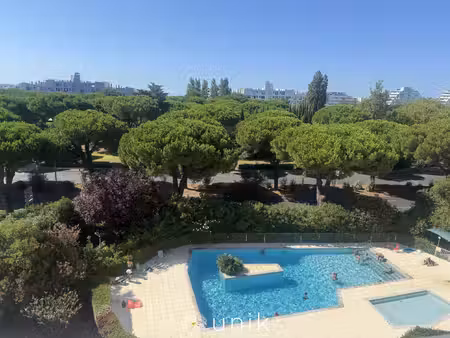 t2 meuble avec terrasse vue mer  piscine et parking