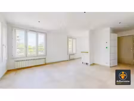 location appartement 3 pièces 54 m2 à décines-charpieu