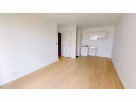 location appartement 2 pièces 42 m2 à ferrières-en-brie