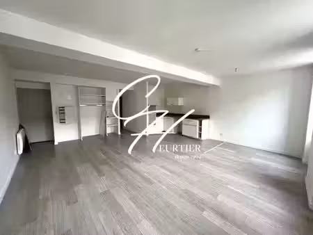 location appartement 3 pièces 68 m² à voiron (38500)