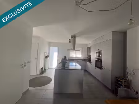 maison cessy