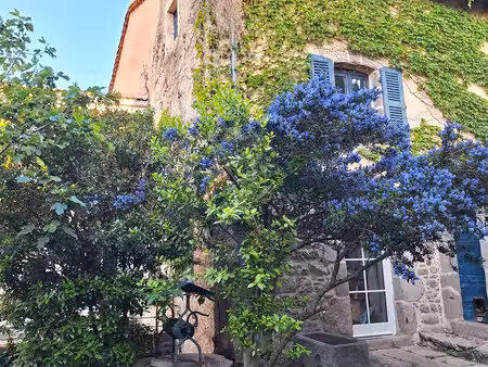 demeure de caractère 1650 — 230 m²  jardin clos dans quartier calme