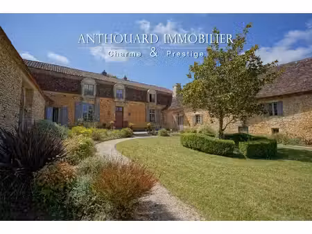 véritable chartreuse rénovée  sur 1 7ha