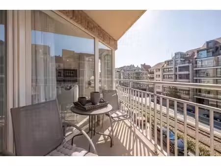 ruim woonappartement met zonneterras