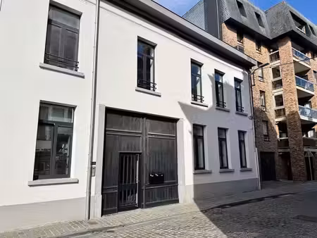 appartement recent 2 ch avec terrasse et place de parking!