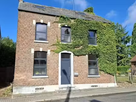 spy  belle maison de village 4 façades