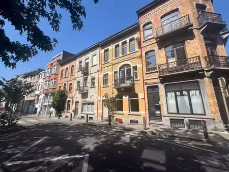 prox mérode - cee / maison de maître av 5 chambres & jardin