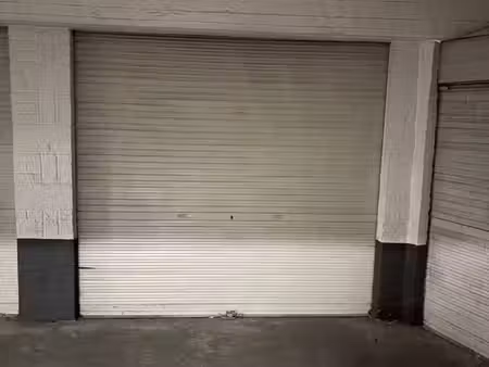 box garage situé plein centre de namur