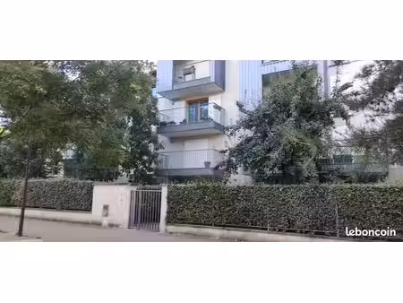 t2 meublé avec balcon & parking privatif – bois-d’arcy croix-bonnet