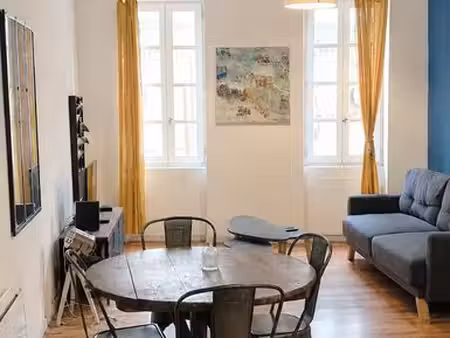 t2 meublé en duplex – 46 m² – hyper-centre de montauban