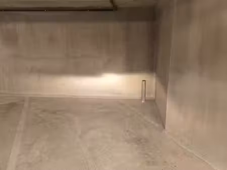 location place de parking en sous-sol sécurisé (proche t6)