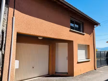 à louer – maison de village meublée avec garage – génilac