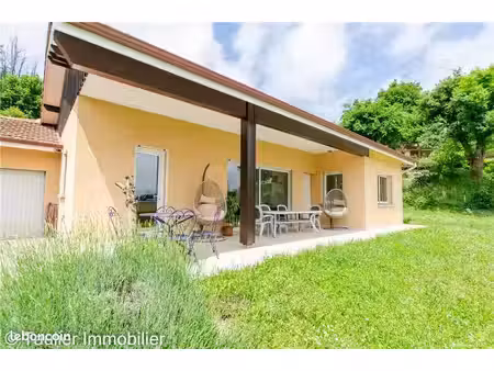 villa 5 pièces 101 m²