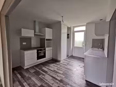 duplex rénové de 90 m² avec cour privative – le creusot (5 min du centre ville)
