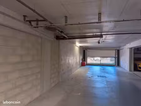 a louer – place de parking en sous-sol securise – le pradet
