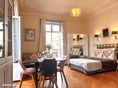 f2 hyper centre  balcon  wifi