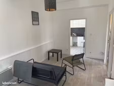 logement t3 entièrement rénové dans le centre calme de beaumont en véron
