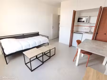 studio meublé 21m2 exposé sud avec parking sécurisé