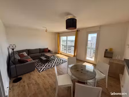 t3 île de nantes exposé sud